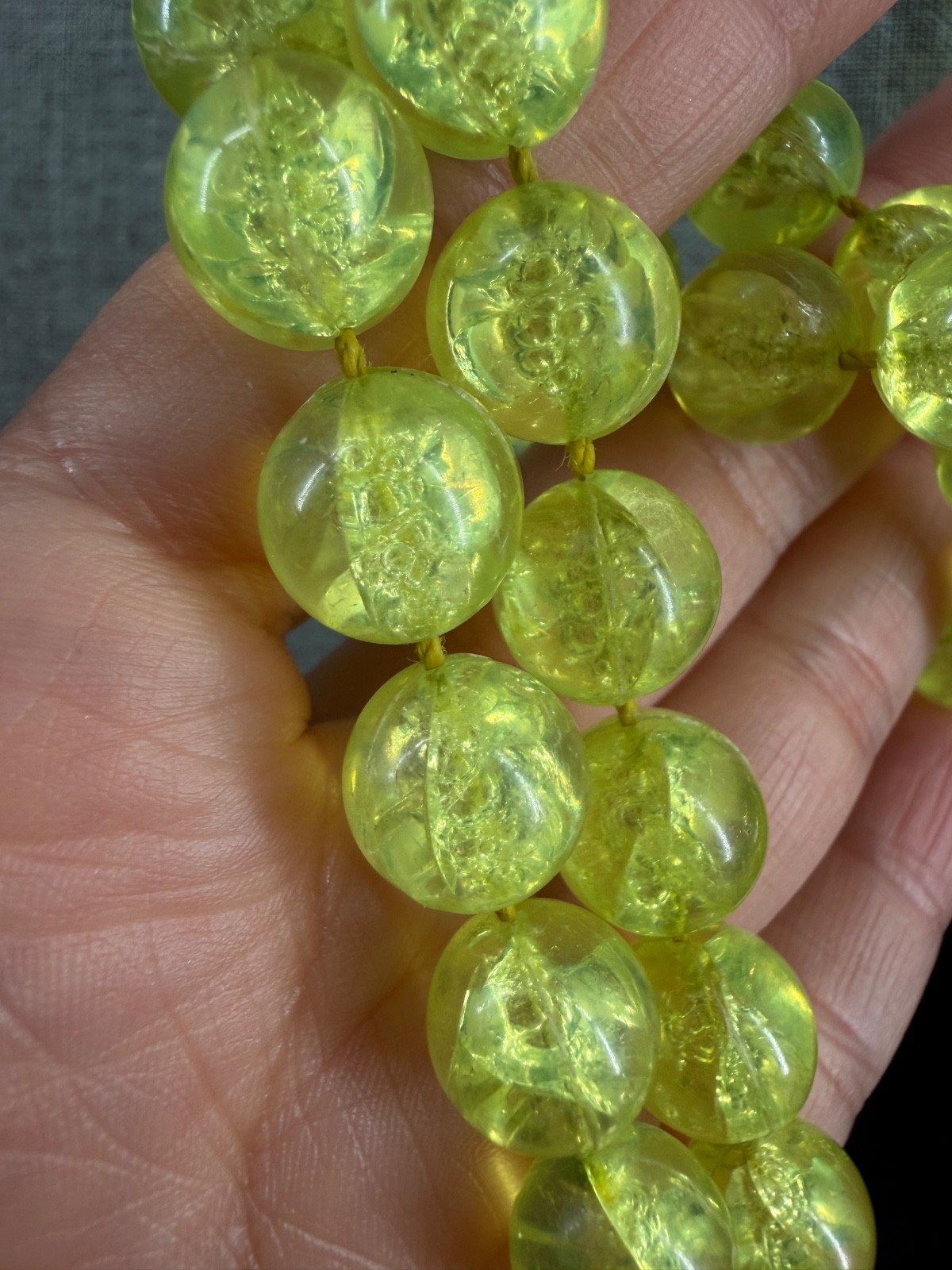Vintage MCM Lime Green Crackle Lucite Bead Flapper Necklace 53″