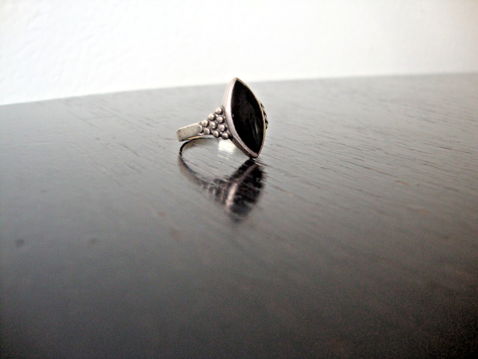 VINTAGE INLAID LOZENGE BLACK ONYX BEADED TEXTURED RING SILVER STAMP 925 SZ 7