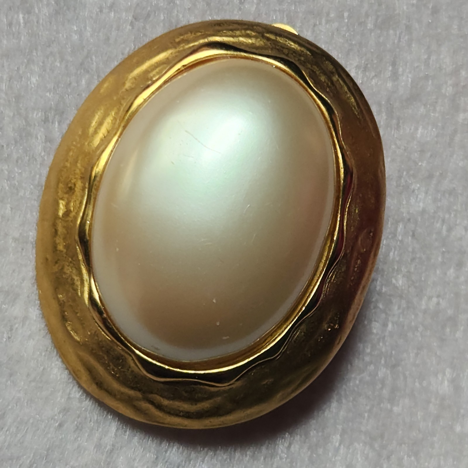 Vintage P.E.P. Signed Gold Tone Oval Faux Pearl Cabochon Clip-On Earrings 80s