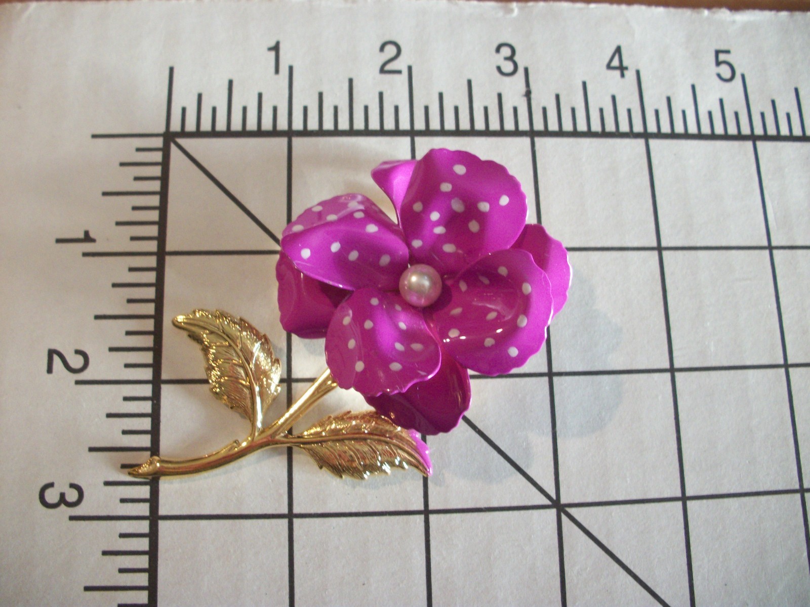 MeTaL ENaMeL* /PURPLE/WHITE POLKA DOT/FX PEARL SPRINGTIME BEAUTY\* FLoWeR PiN