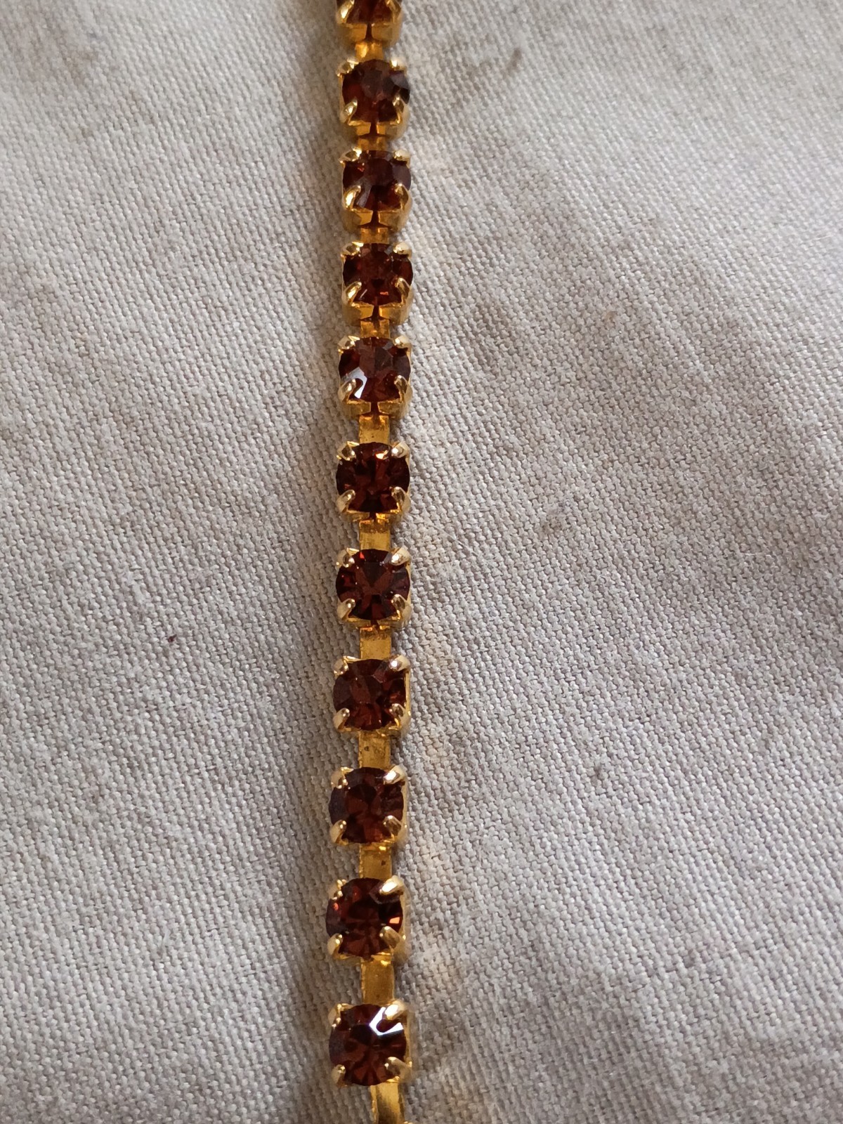 Vintage 14″ Root Beer Color Rhinestone Choker Necklace.