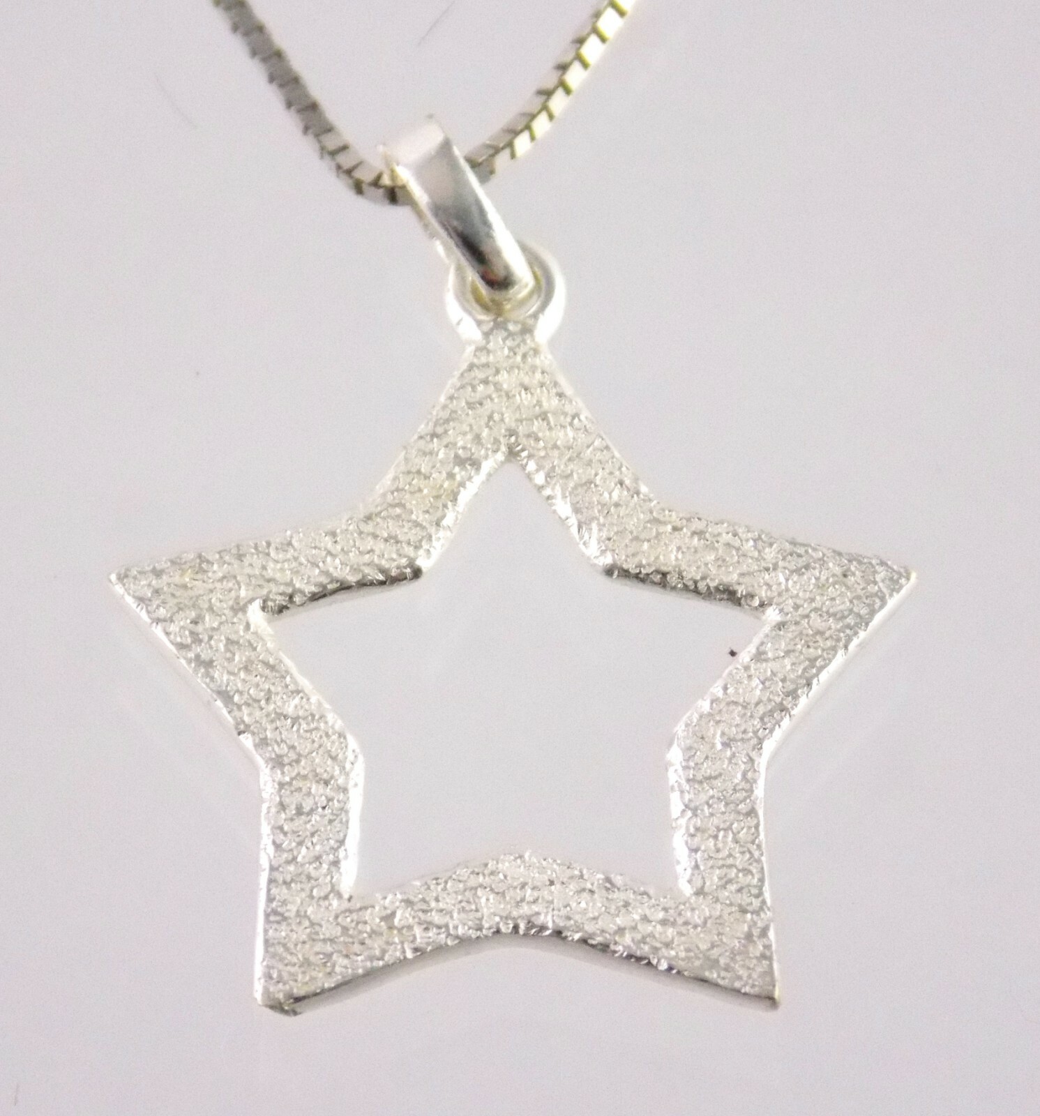 SU Star Pendant Necklace on Box Chain 925 22 Inches 2.7 Grams