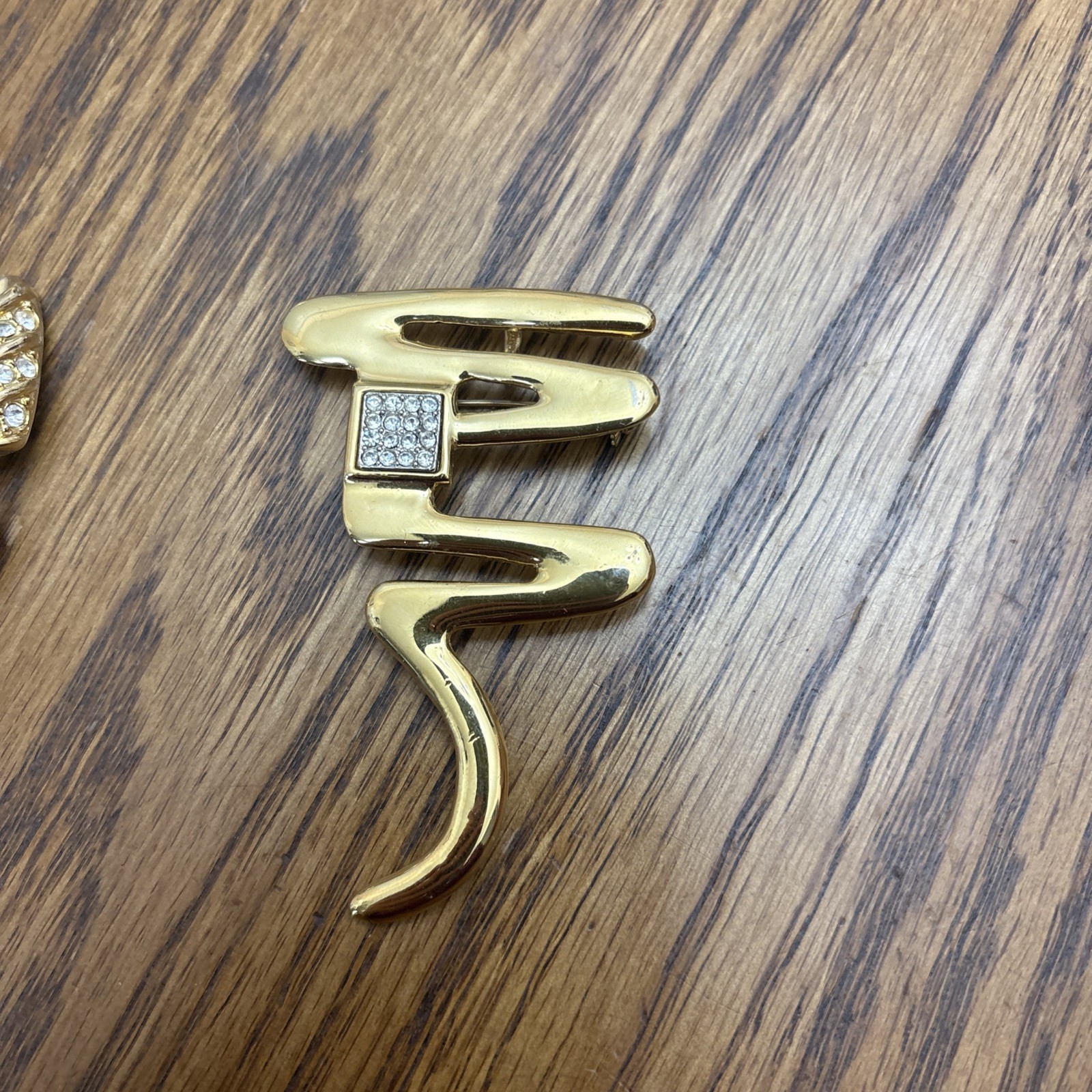 Set Of 4 Vintage Brooches Golden Tone Different Shapes