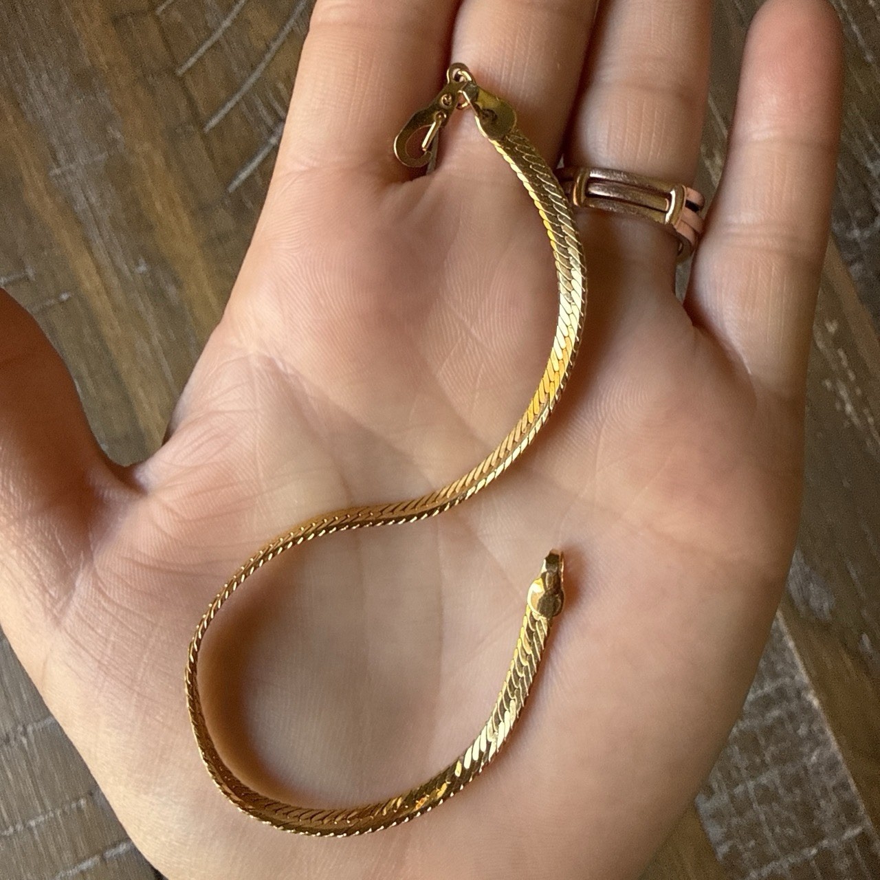 Vintage 1980’s Flat Herringbone Classic Chain Bracelet Gold Tone 7.5” Inch