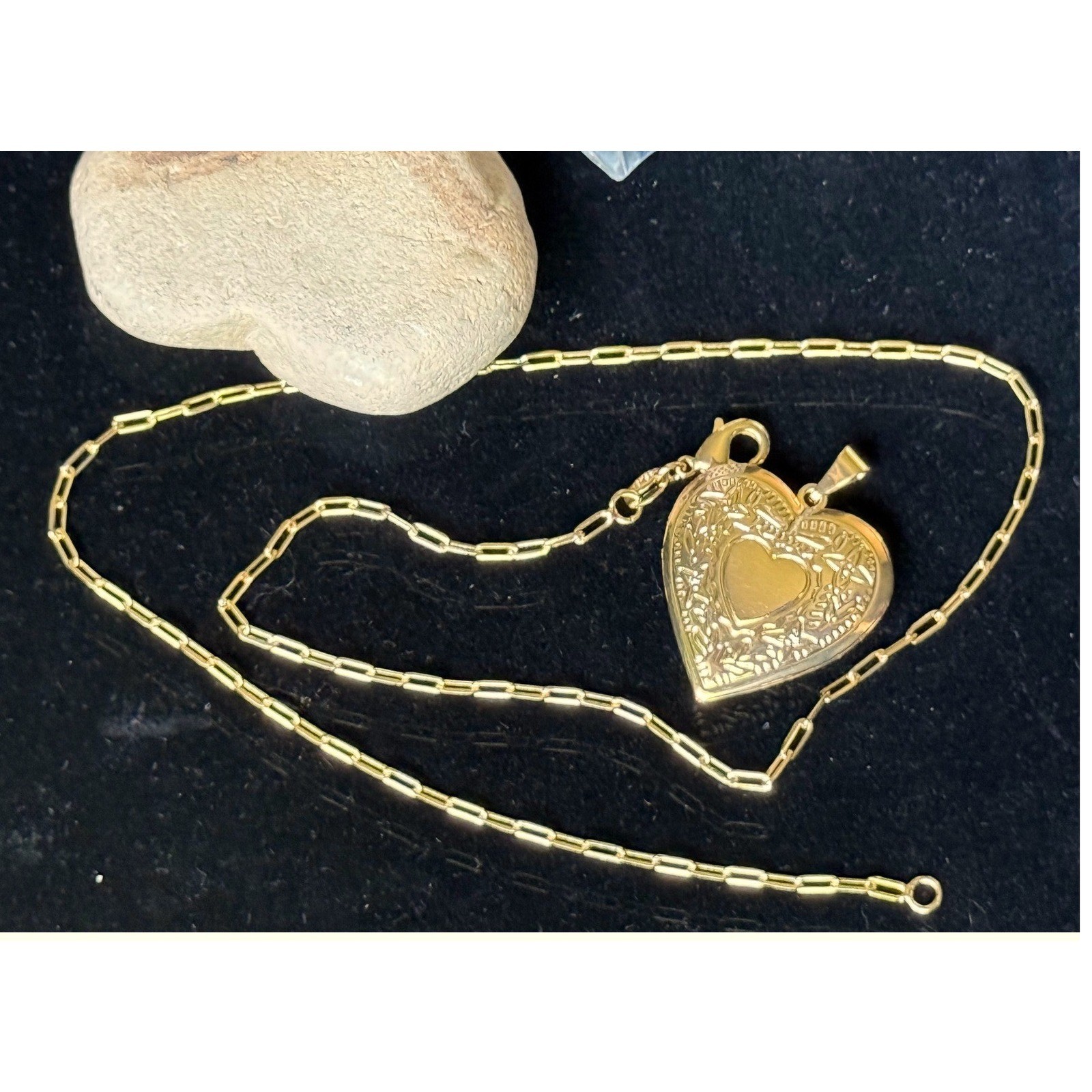 Gold Heart Locket Necklace | Classic Romantic Keepsake Pendant 18k Gold Filled