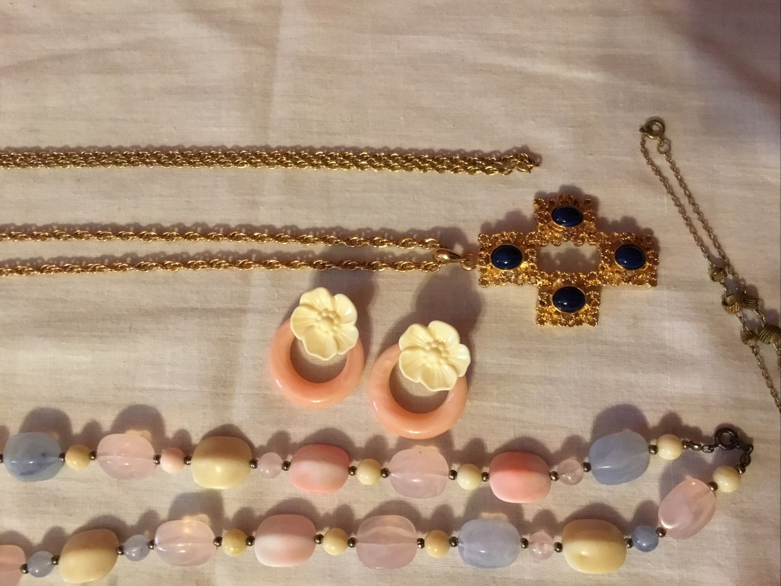 Estate Auction Vintage Jewelry Lot Necklaces Brooches Pins Earrings Freirich