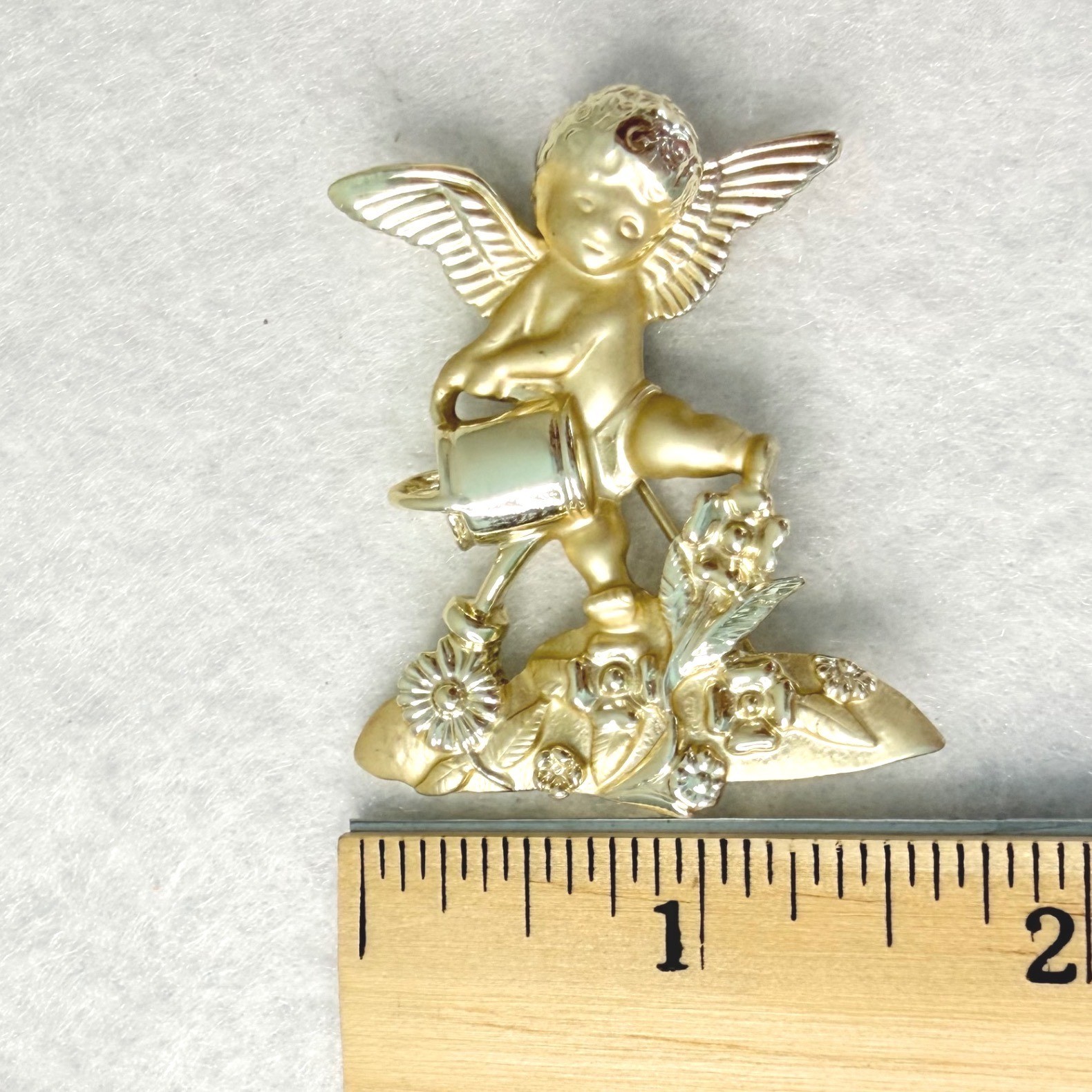 VTG AJMC Angel Cherub Gardening Brooch Gold Tone Watering Can Floral Pin