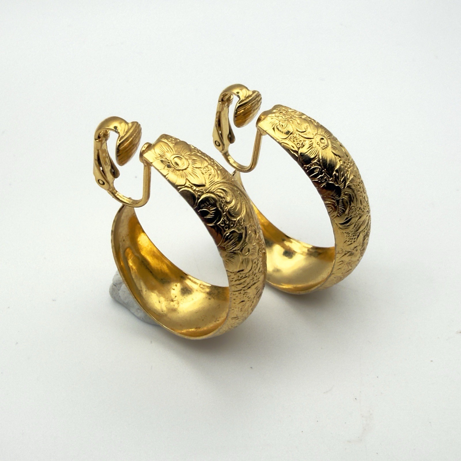 Vintage Gold Tone Floral Engraved Hoop Clip On Earrings Bold Wide Chunky