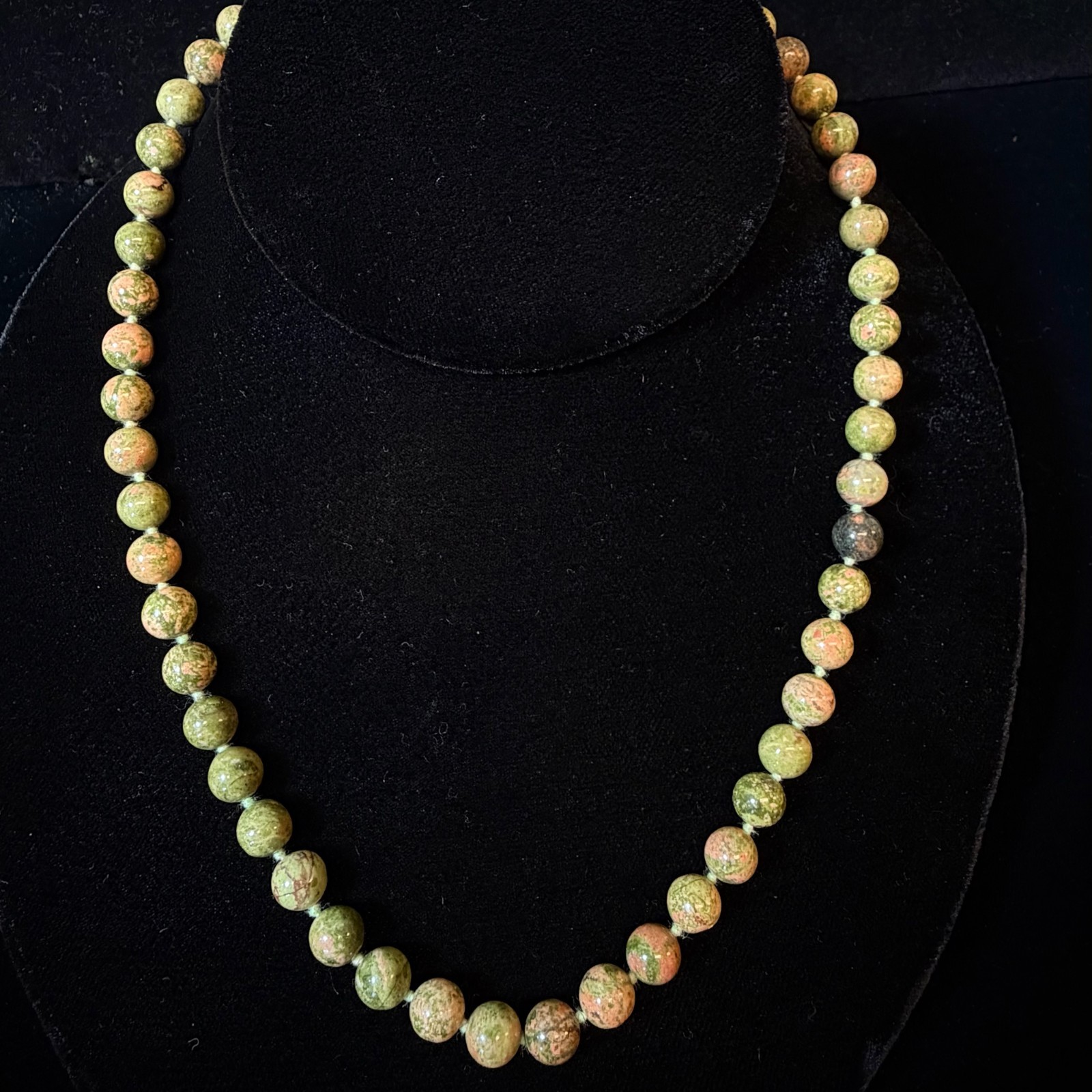 20 Inch Vintage Agate Stone Beaded Necklace