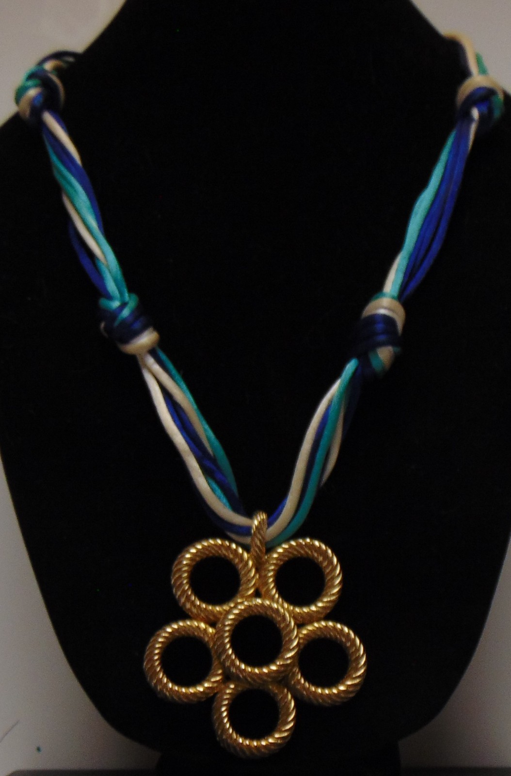 GAY BOYER 5 Ring Pendant Blue Strand Necklace
