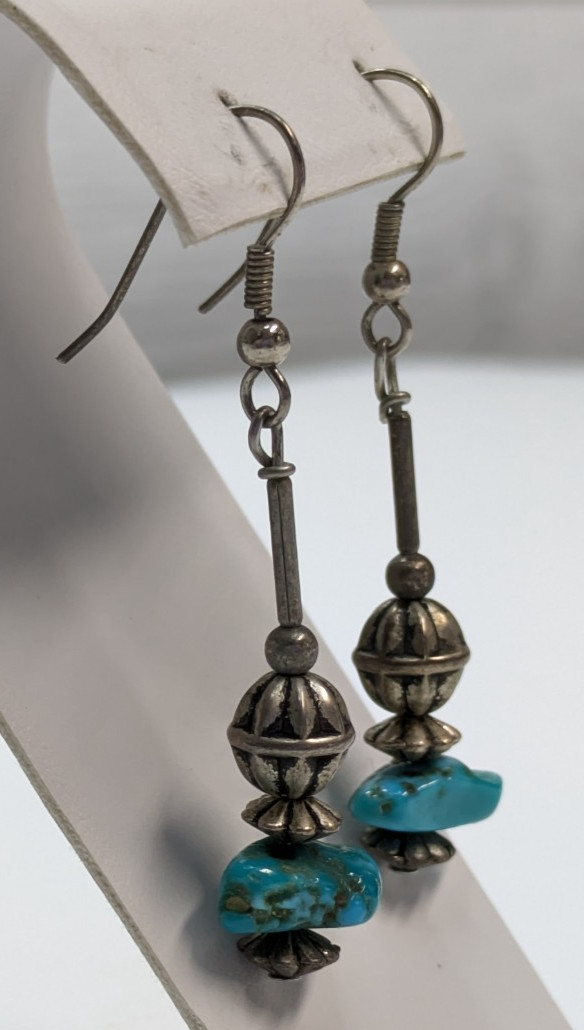 VTG Turquoise Stone Silver Tone Southwestern Drop Pierced Earrings 1.25″