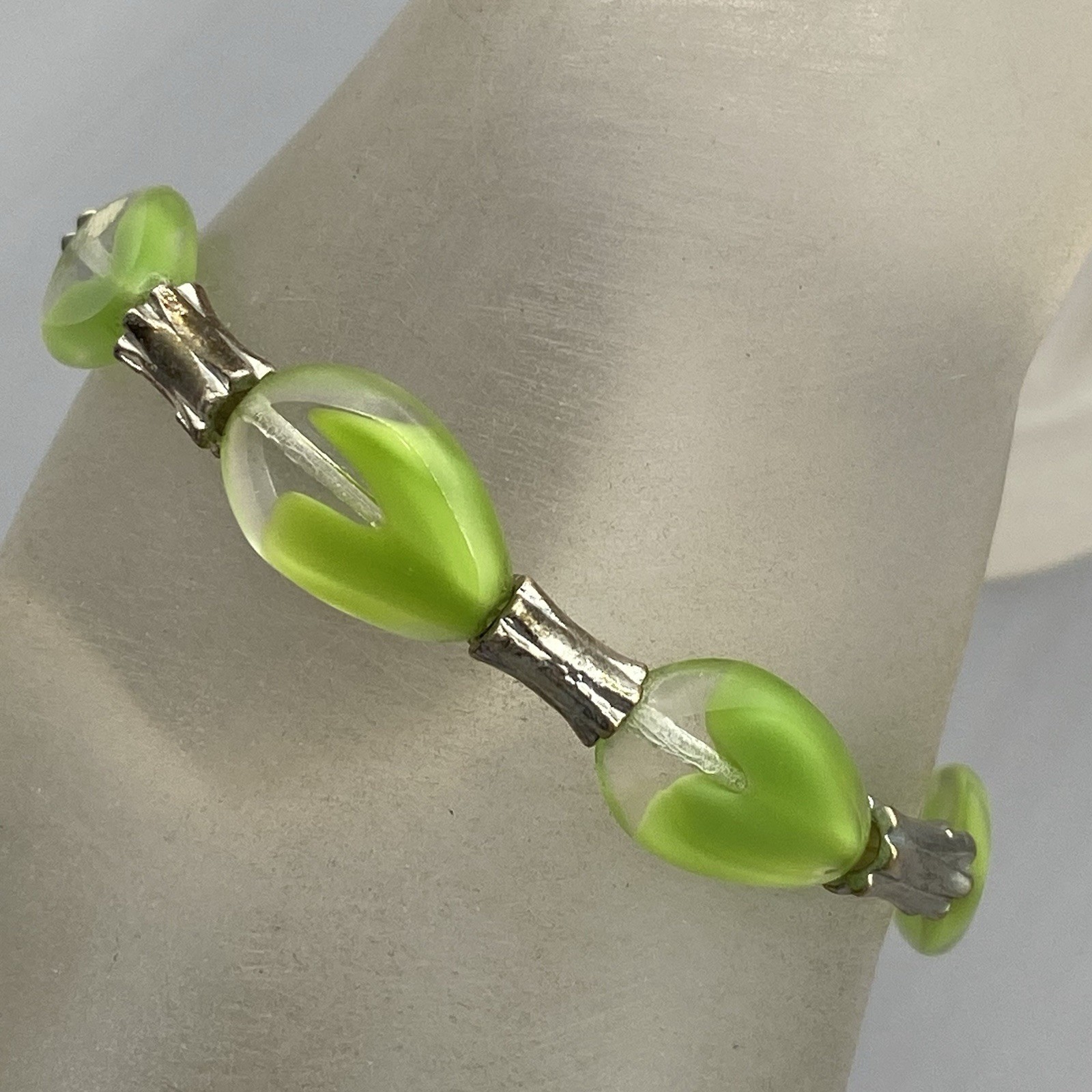 Lime Green Givre Glass Beaded Bracelet Stretch Silver Tone Spacers 6.5″