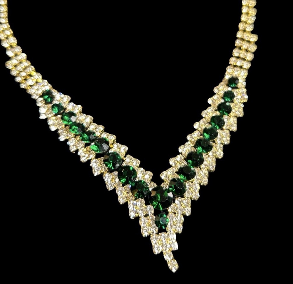 Faux Emerald Green Crystal Rhinestone Collar Bib Statement Necklace Golden