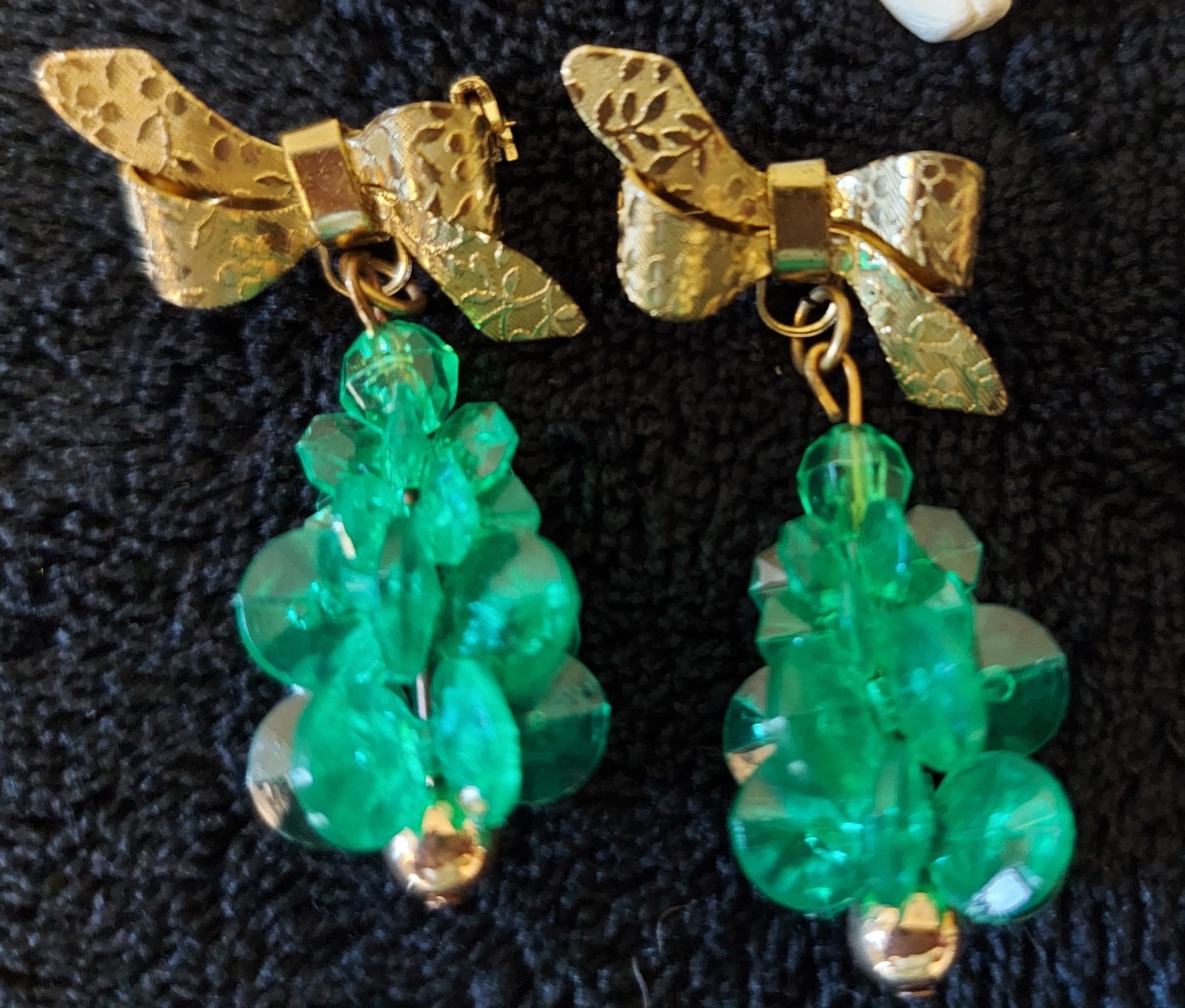 Vtg Christmas Holiday 7pc Pins/Brooches Bells Trees Mouse Snowman Sign Gold-tone