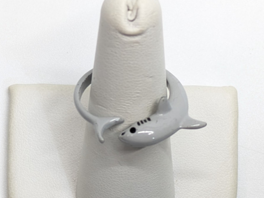 UCS LLC Cute Gray Curved Shark Sz 7 Adjustable Ring Sealife Animals