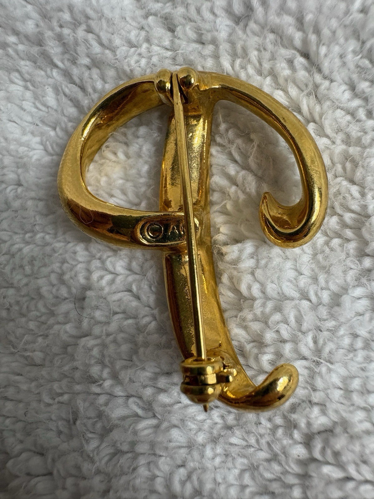VTG Signed AK Anne Klein Gold Tone Script Letter P Initial Pin Brooch Monogram