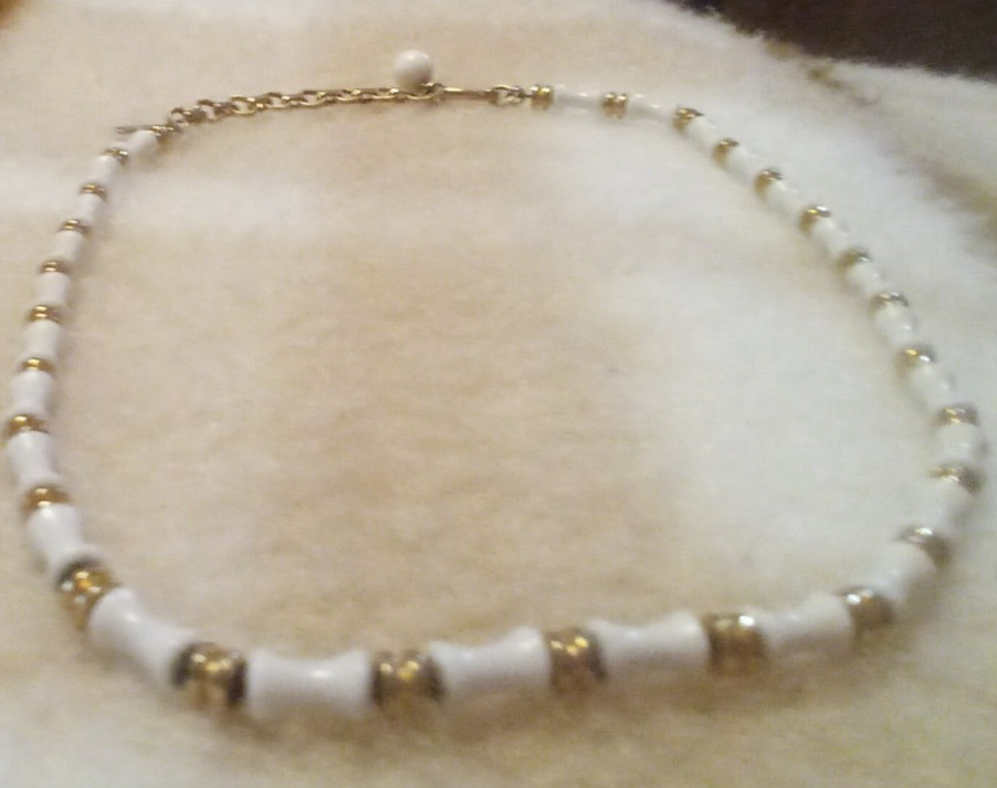 Auth1950s Vtg Monet Bamboo Necklace White and Gold Dainty Hourglass 14-16.5 in.
