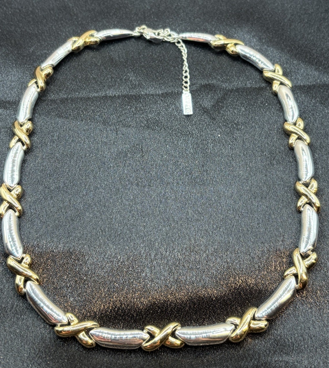 Vintage Napier Two Tone Hugs Kisses XO Link Necklace 17-18” Silver Gold Tones