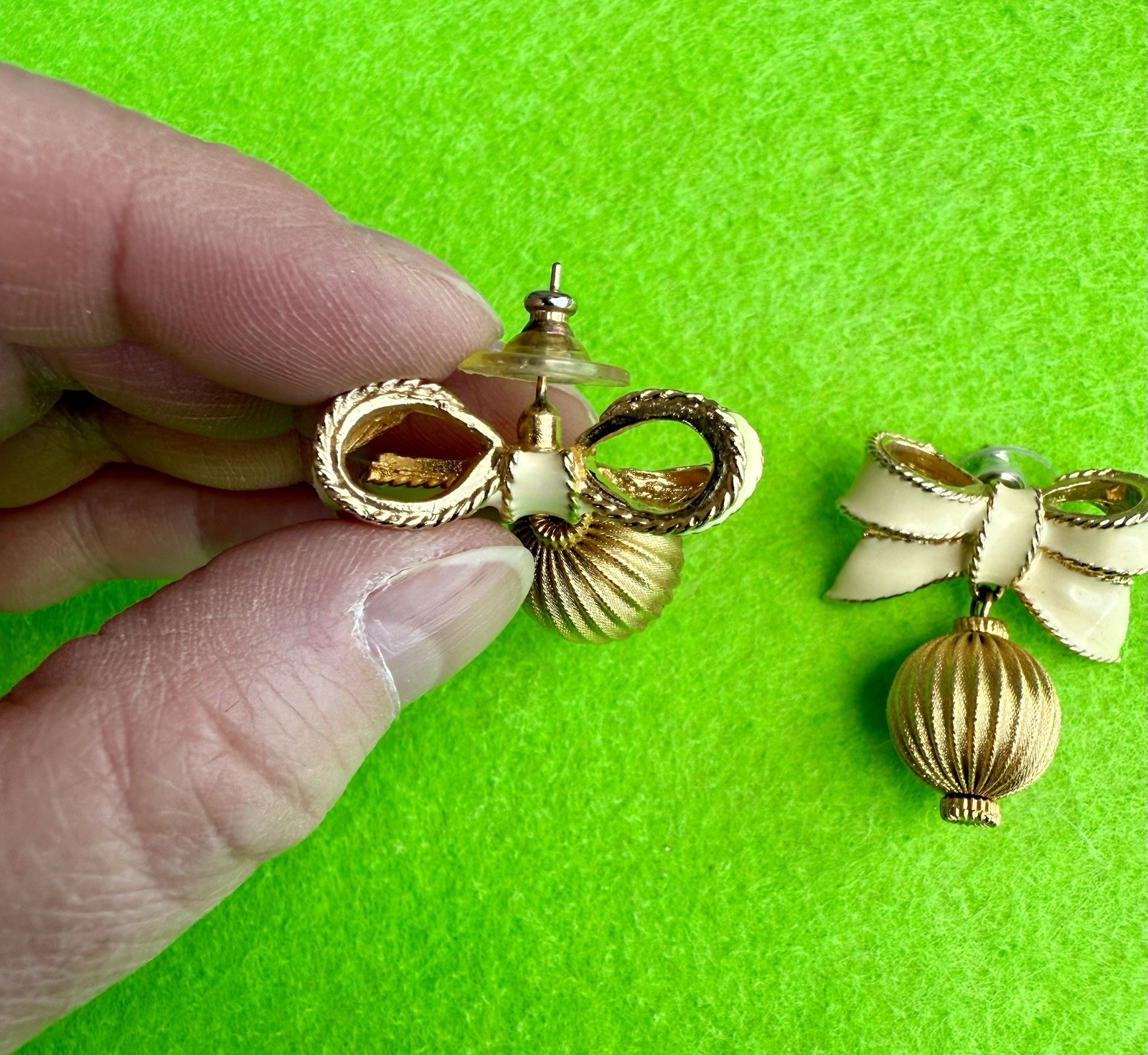 Vintage 1980’s Gay Boyer Gold Tone Cream Enamel Bow Dangle Pierced Earrings