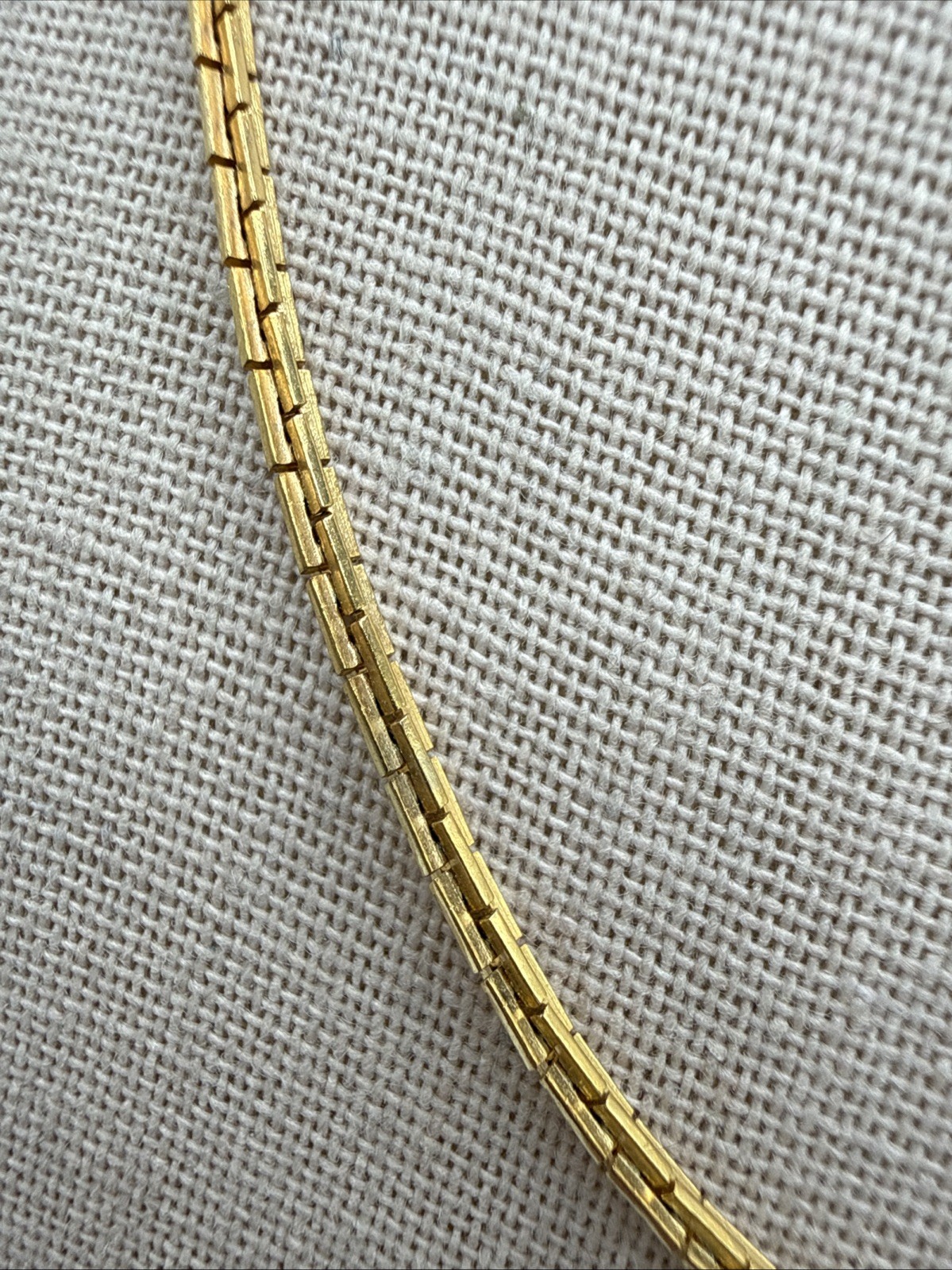 Shiny Gold Tone Bar Link Chain Spring Ring Clasp Necklace 18”
