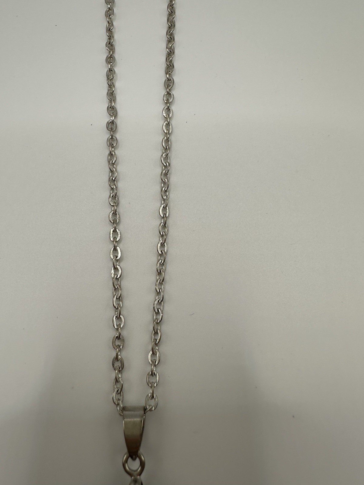 Vintage Oval Resin Cow Pendant W/18k Gold Plating Chain Necklace Is Silver Tone