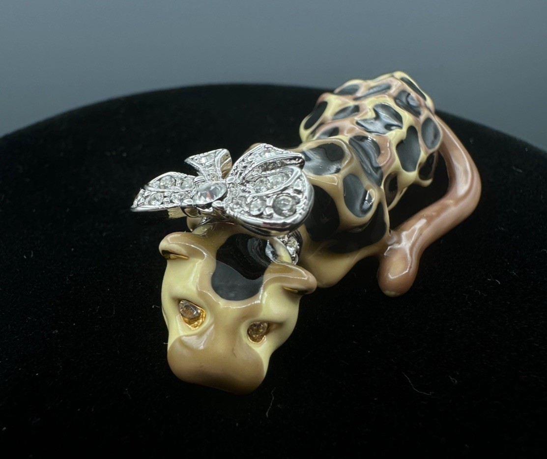 Signed KJL Kenneth Jay Lane Leopard With Crystal Bow Brooch Pin