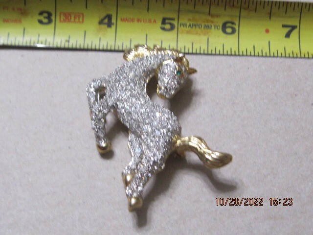 HORSE PIN BACK BROOCH RINE STONE & GOLD LOOK (L-S MARK ) U S SHIPING ONLY