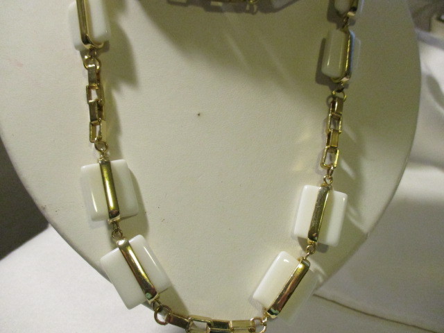 COLDWATER CREEK Goldtone with White Enamel Squares 34″ Long w/ 3″ Extender