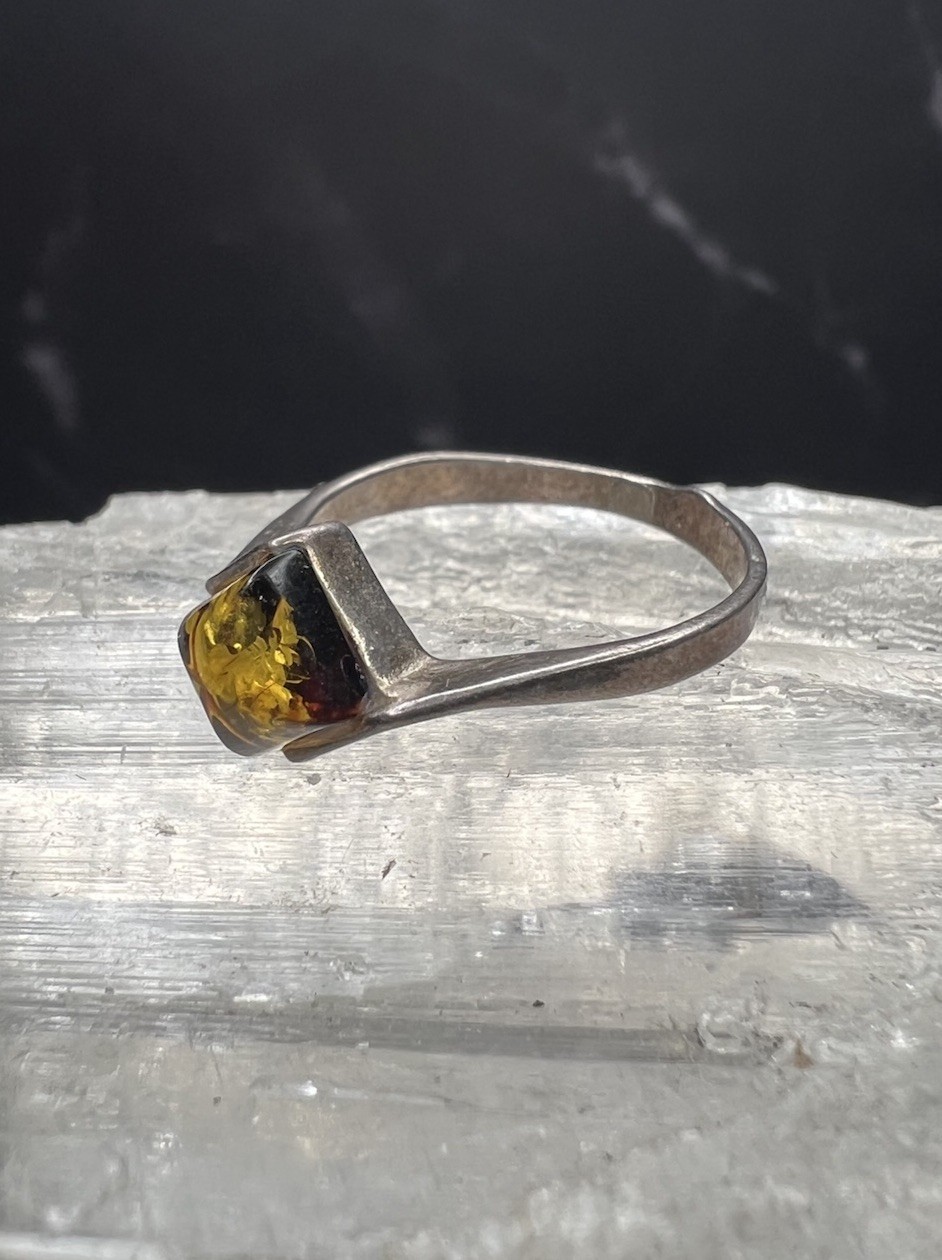 Vintage 925 Sterling Silver Honey gold Amber Square Cabochon Ring Size 6.75