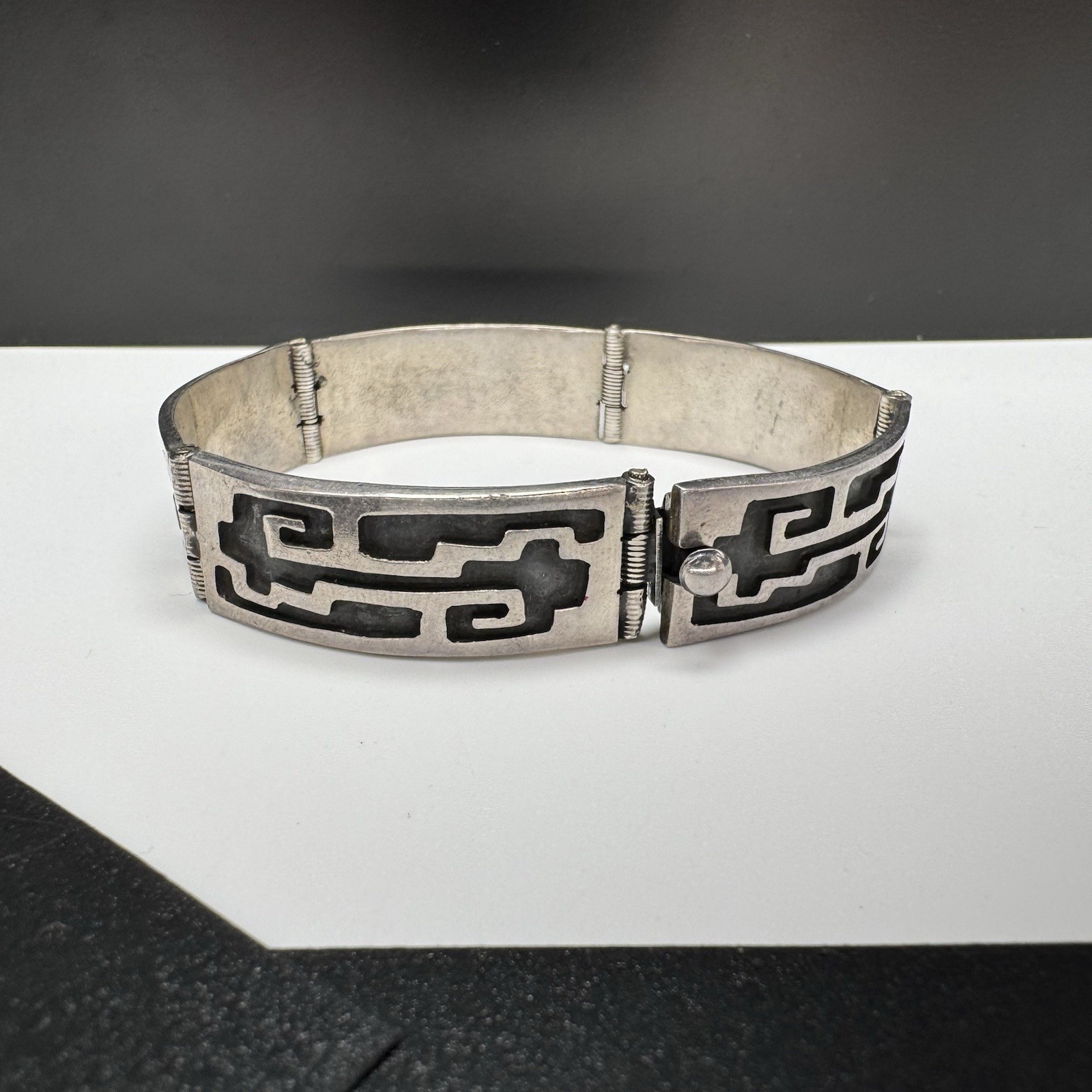 Vtg Mexican Sterling Silver Panel Bracelet Geometric Design IF-09 MEX925 32.9g