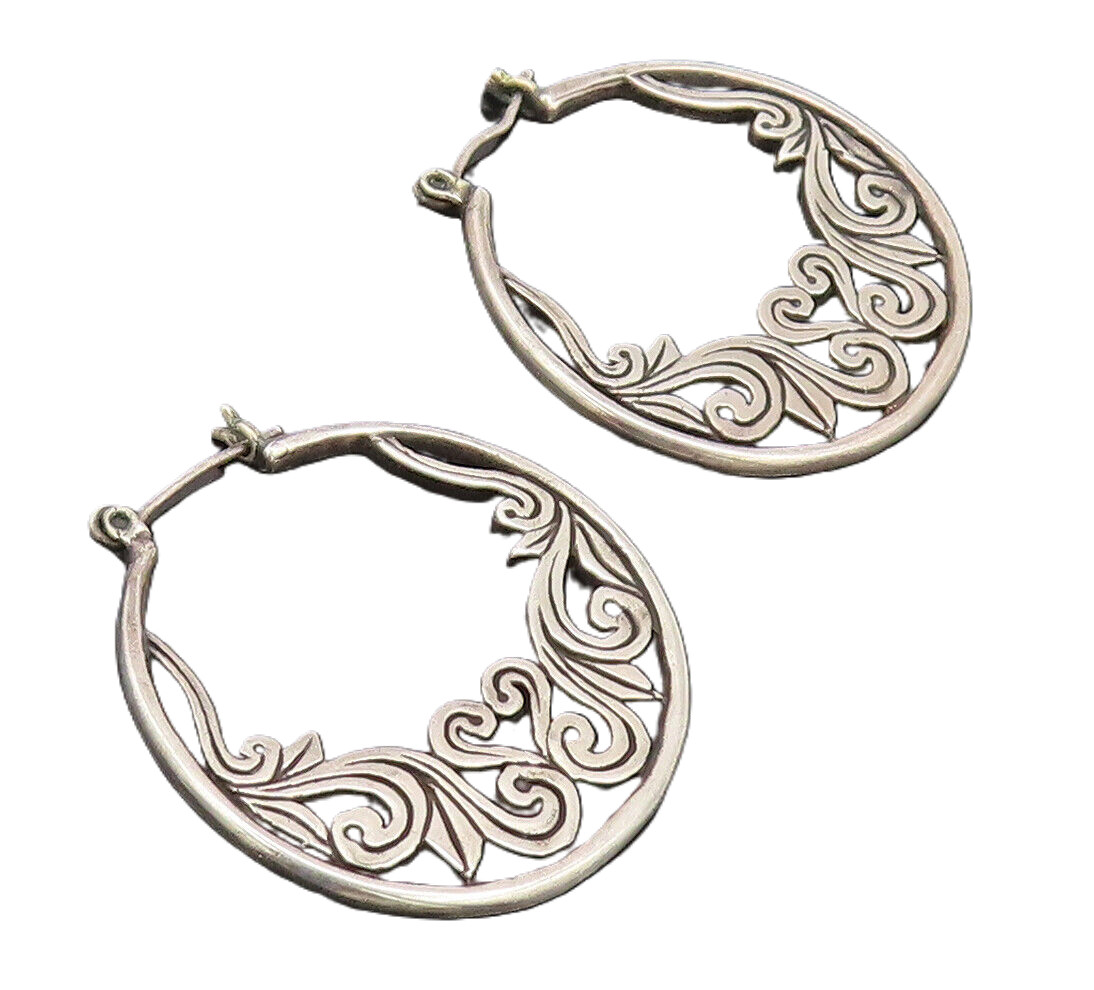 925 Sterling Silver Vintage Cutout Carved Swirly Heart Round Earrings EG12504
