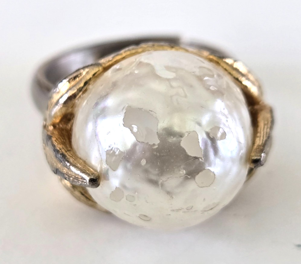 Vintage Faux Baroque Pearl Cluster Leaves Gold Tone Ring Size 4.25 Adjustable