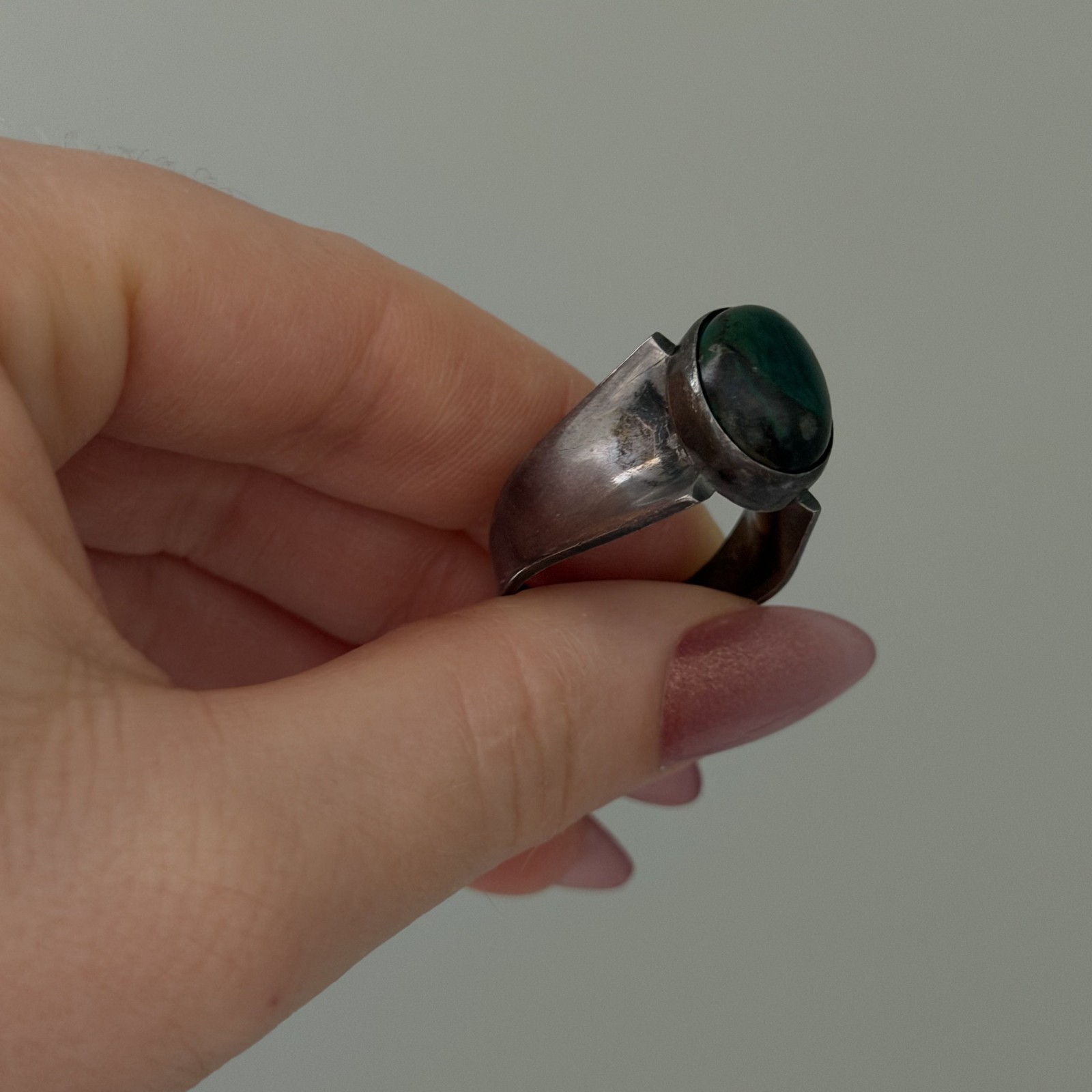 Vintage Israel Modernist Designer 925 Sterling Silver Green Stone Ring Size 7.25