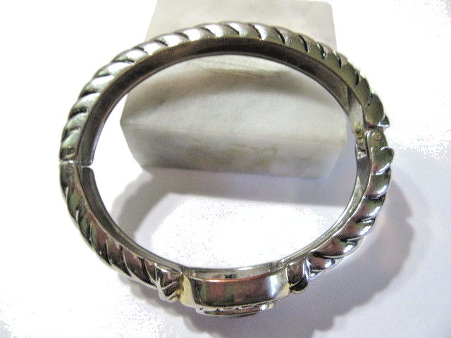 SILVER TONE SCALLOPED CARVED METAL WITH BLACK CABOCHON HINGED CLAMPER BRACELET