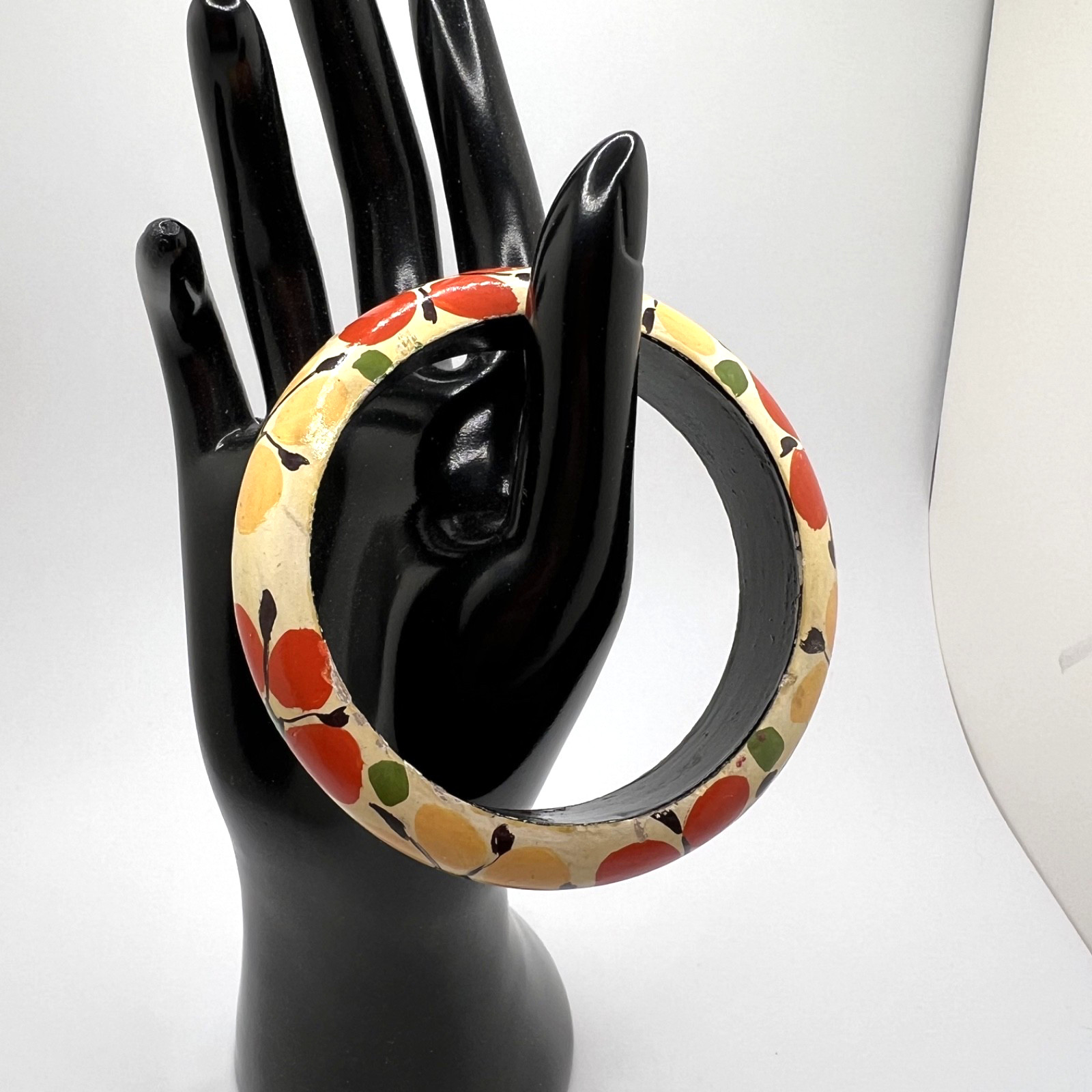 Vtg 60s-70s PAINTED WOODEN BANGLE- Bright Flowers on Cream – 7.5-8″ – Very Light