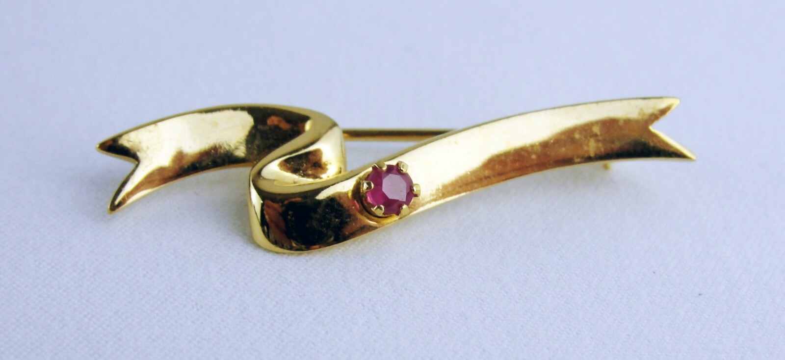 Vintage Costume Jewelry 1970’s to 1990’s Pins & Brooches Many Avon Pieces