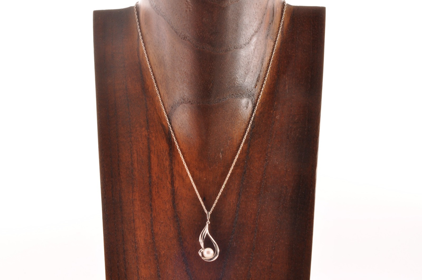 Near mint Japan brand “MIKIMOTO” Akoya pearl pendant 925 silver (total 13.0ct).