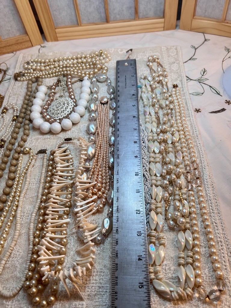 Vintage lot of White and off-white necklaces 20 pieces total gorgeous lot