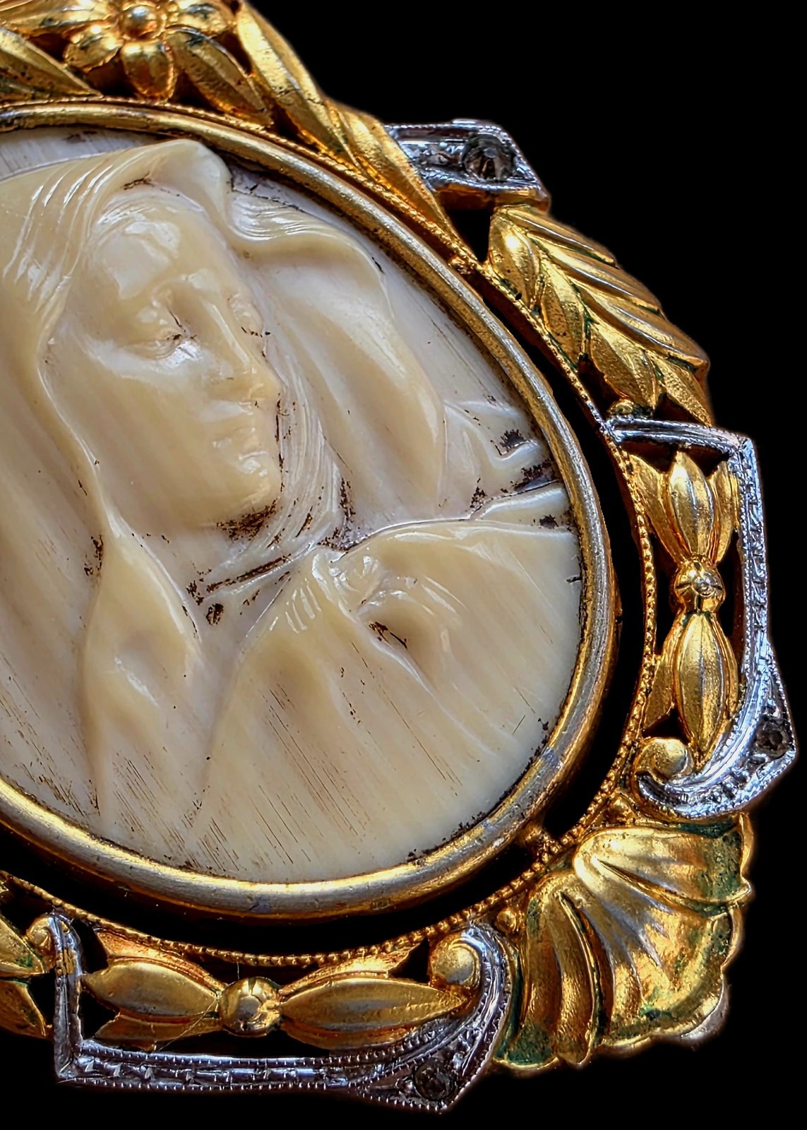 Fine Antique European Art Deco Bronze Gold Virgin Mary Pendant Medal Ca 1900