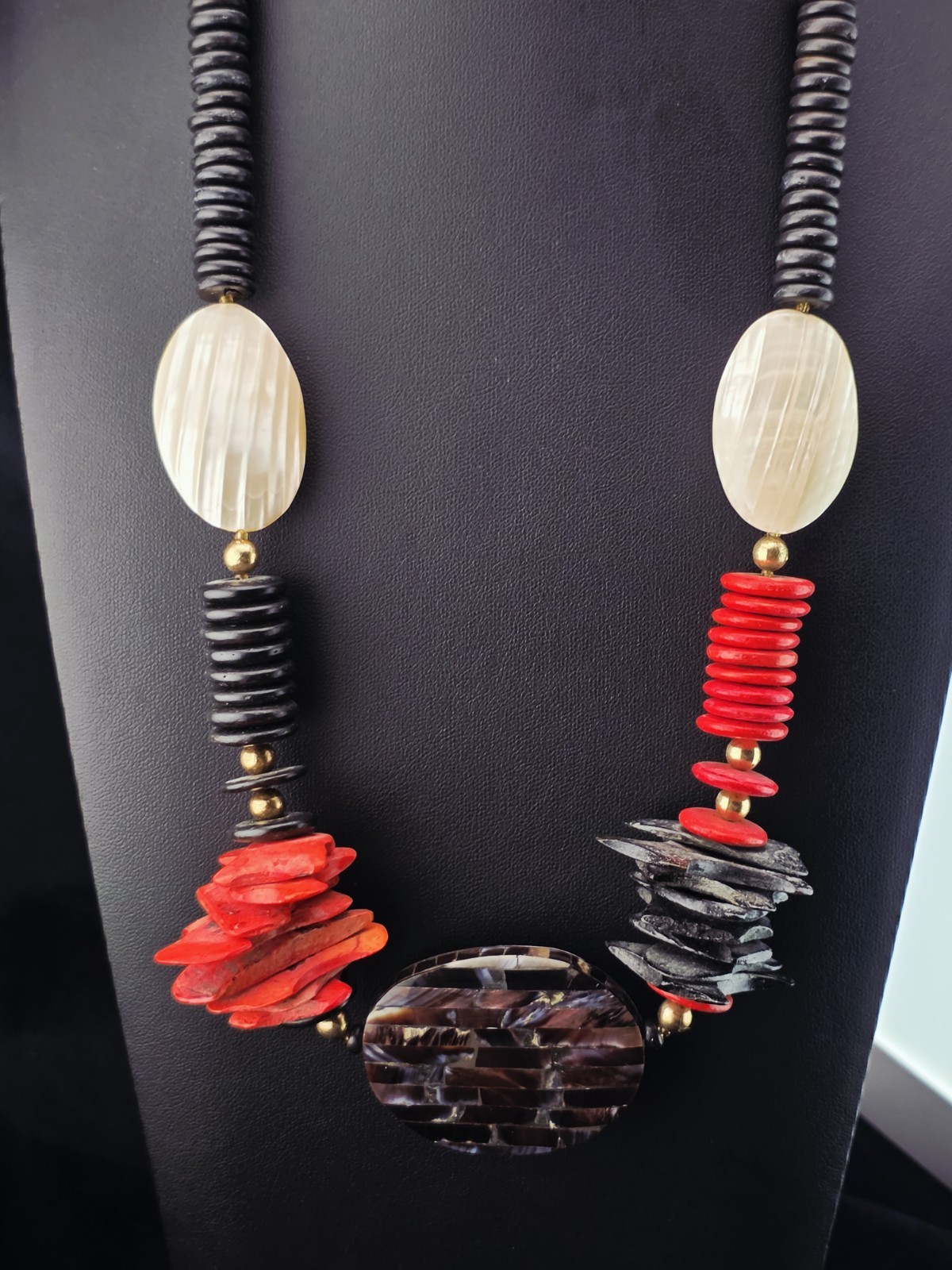 Vintage 25” Boho Coconut Shell Necklace Red & Black Chunky Shell Mosaic Artisan