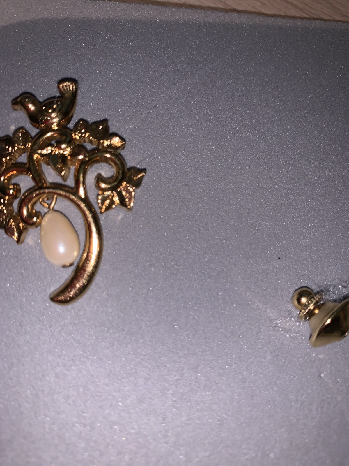 Vintage Gold-Tone Tree with Bird and Pearl accents Tac screw safety catch