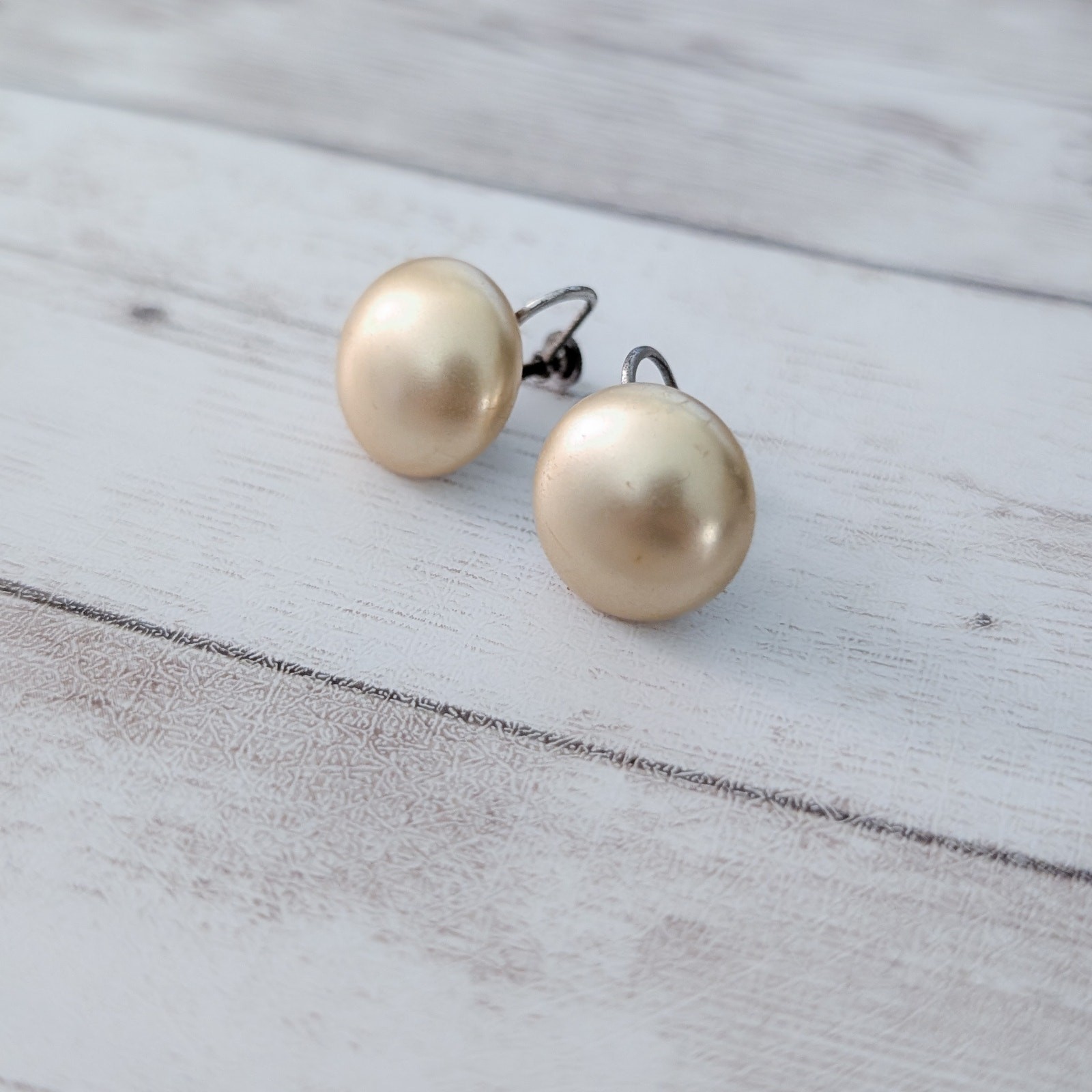 Vintage Screw On Earrings Cream 5/8″ Faux Pearl Stylish Classic Earrings
