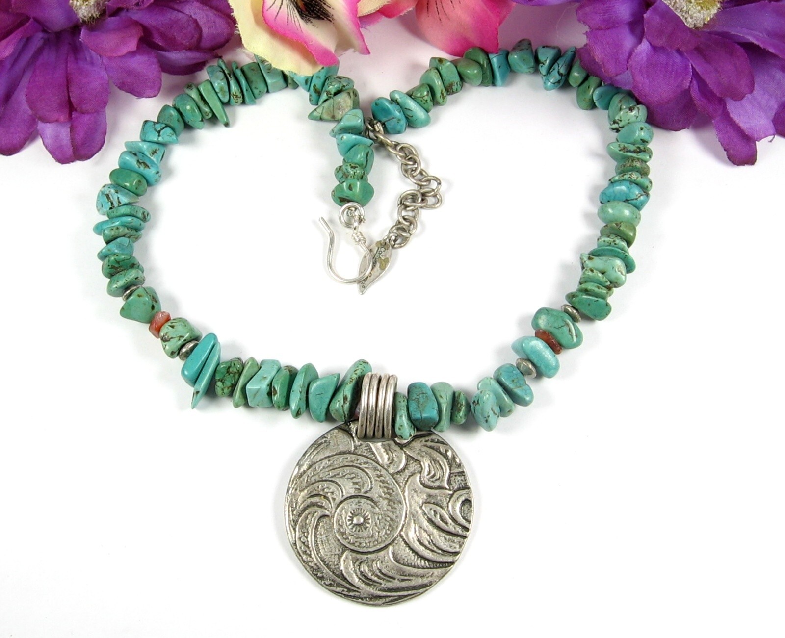 COLDWATER CREEK Vintage Green Turquoise Stone Bead Spiral PENDANT Silvertone 18″
