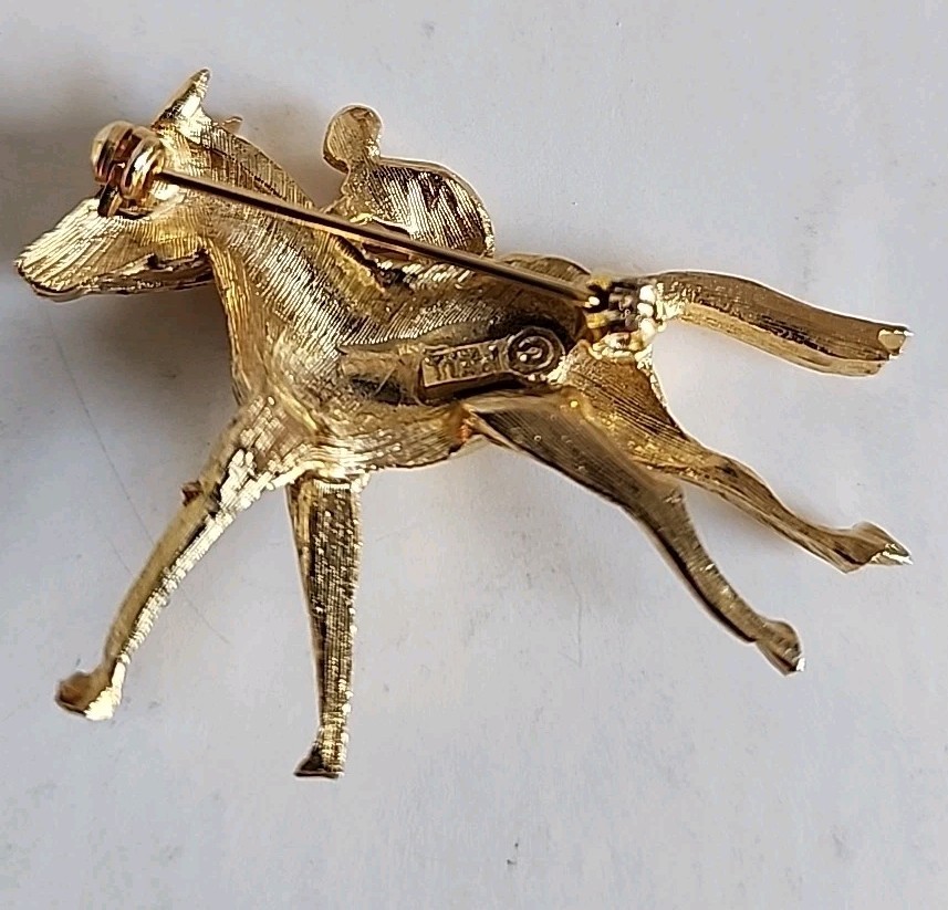 Vintage Pell Signed Equestrian Rhinestone Goldtone Jockey & Horse Brooch