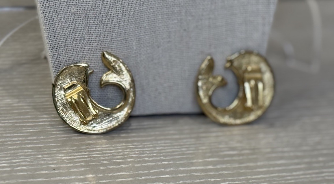 Vintage Gemcraft Koi Fish Necklace & Earring set. Very HTF, Exellent Condition