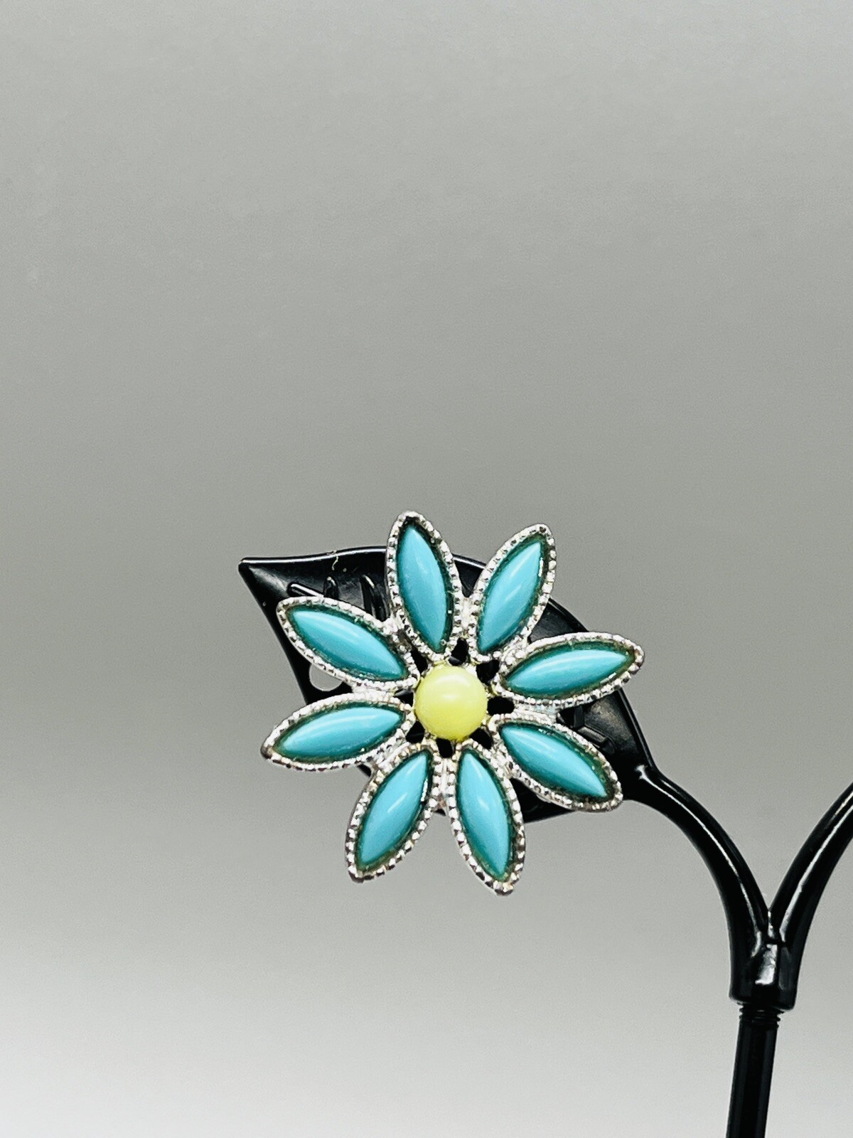 1971 Sarah Coventry Daisy Time Demi Parure Clip on Earrings 1.25″ pl03
