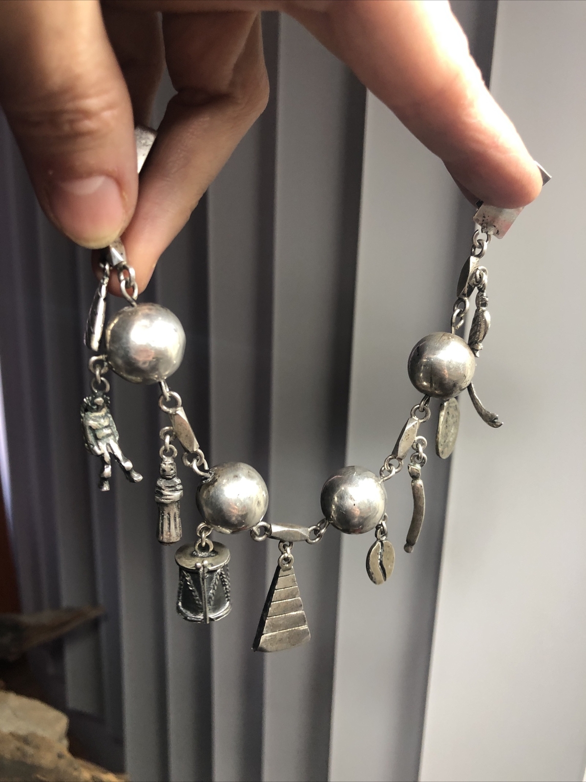 Vintage GUATEMALA Silver 900 Many Figural Dangle Charm Ball Link bracelet 7 1/2″