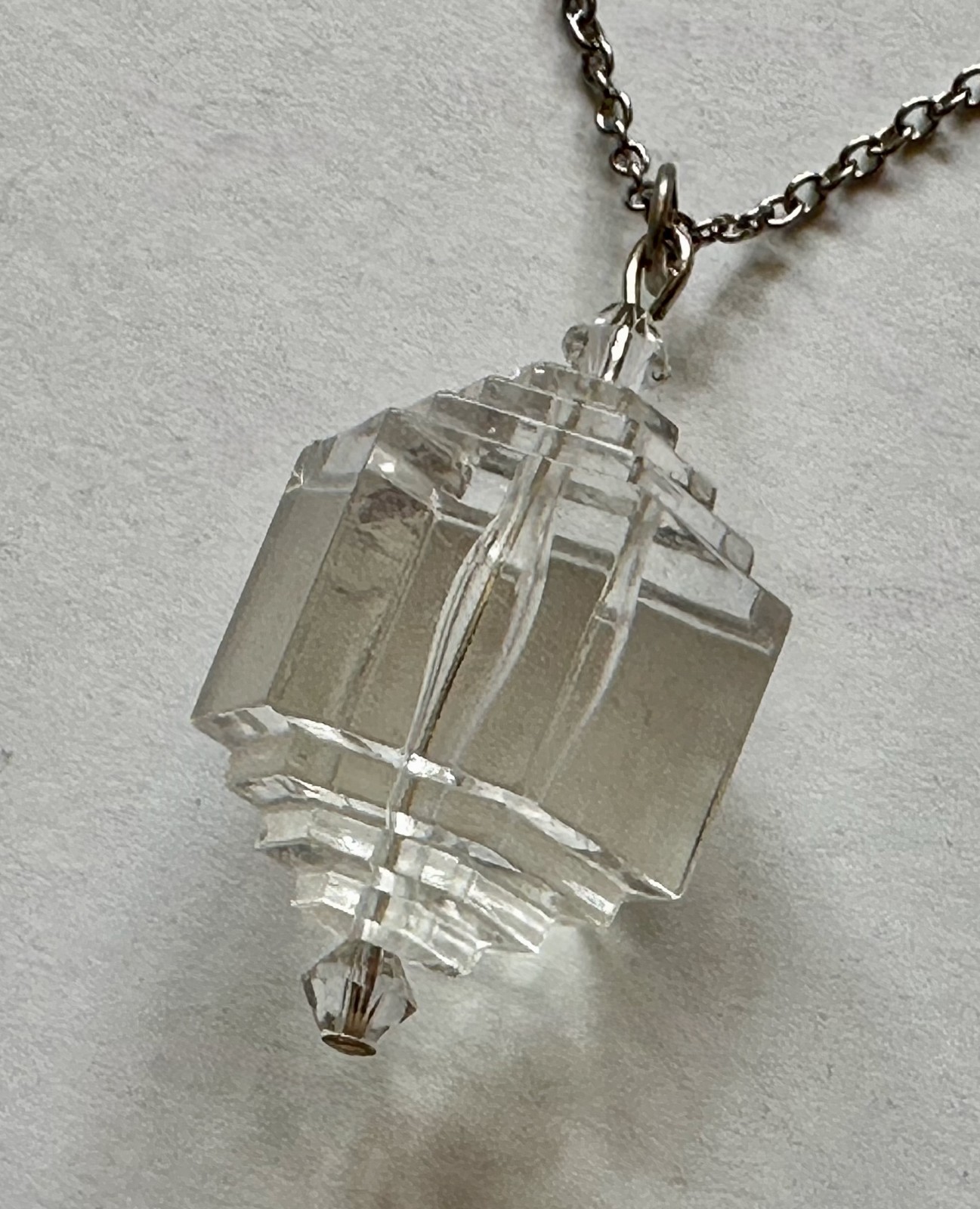 Vintage art deco layerclear acrylic lucite crystal pendant 1 1/2″ necklace 24″