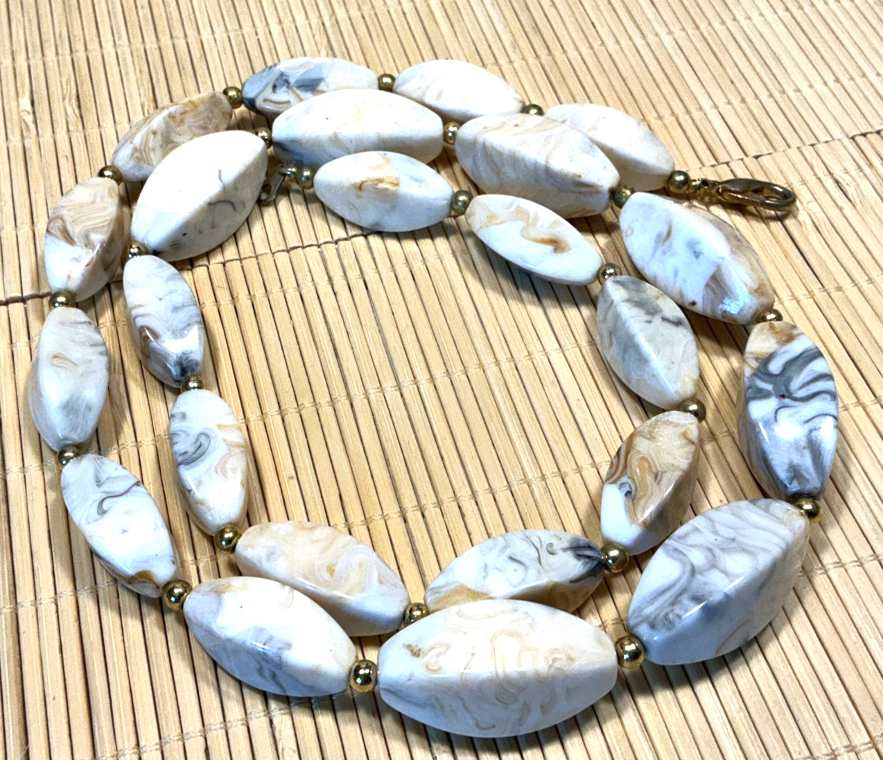 Fashion Necklace Beveled Plastic White Brown Gray Marbled Beaded Lot 100C