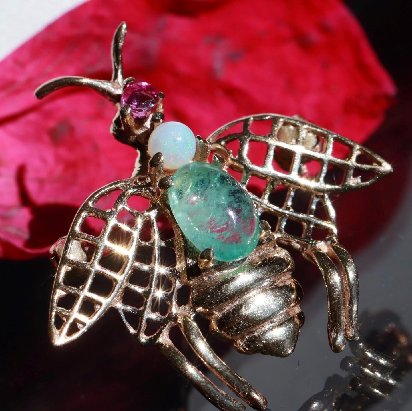 14k yellow gold brooch 0.90ct natural multi gemstone 0.97″ bee pin 2.24gr N3140